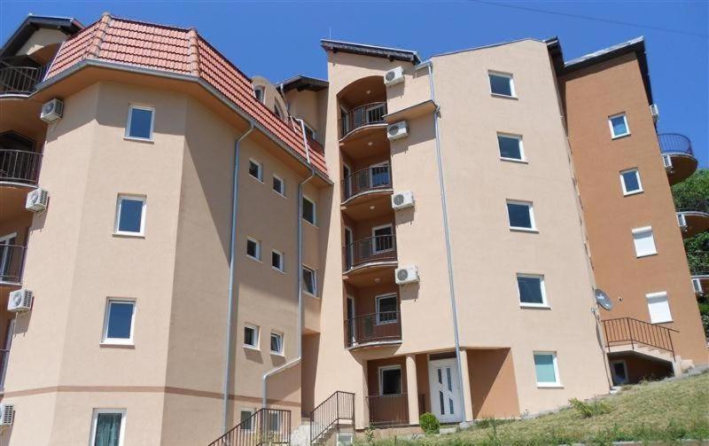 Ema Lux - Zgrada Panorama Leilighet Soko Banja Eksteriør bilde
